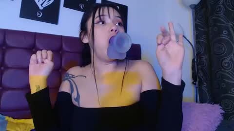 Snapshot of bella_lr chatting on March 2025 10:13:02 AM Valentina online show from March 2025 10:13:02 AM