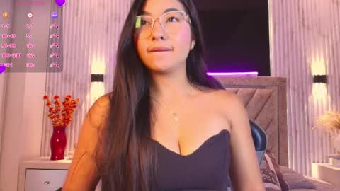 Snapshot of bella_martini_ chatting on April 2026 12:17:02 PM bella_martini_ online show from April 2026 12:17:02 PM