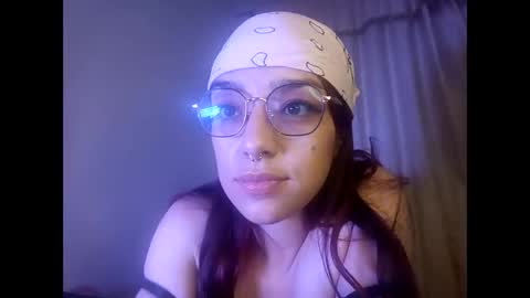 bella_mc online show from November 2025 09:15:01 PM