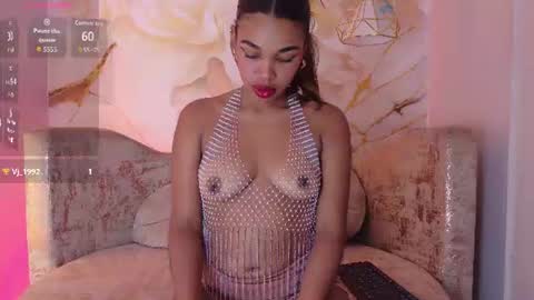 Snapshot of bella_moonlight_cr chatting on June 2026 03:35:02 AM BELLA online show from June 2026 03:35:02 AM