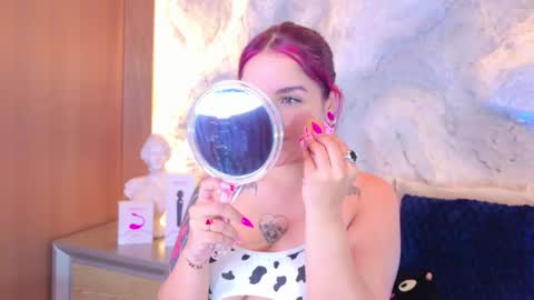 Snapshot of bella_mush chatting on May 2026 10:05:02 PM BELLA online show from May 2026 10:05:02 PM