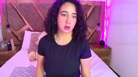 Bella Swwan  online show from July 2026 03:05:01 PM