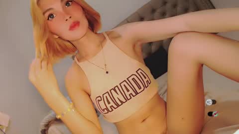 Bella online show from February 2025 10:43:02 PM