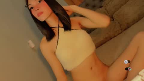 Bella online show from November 2025 02:33:01 AM