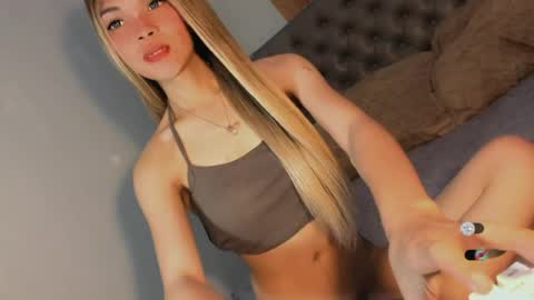 Snapshot of bella_tara chatting on June 2026 06:15:02 AM Bella online show from June 2026 06:15:02 AM