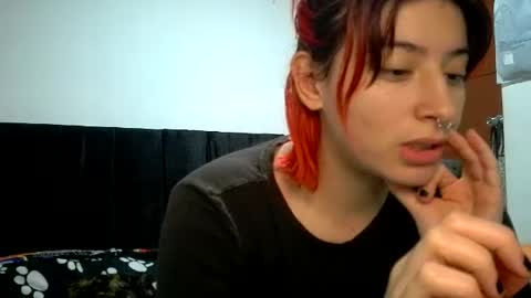 Snapshot of bella_thorne1999 chatting on June 2026 11:47:01 PM bella_thorne1999 online show from June 2026 11:47:01 PM