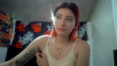Snapshot of bella_thorne1999 chatting on July 2026 01:23:02 AM bella_thorne1999 online show from July 2026 01:23:02 AM