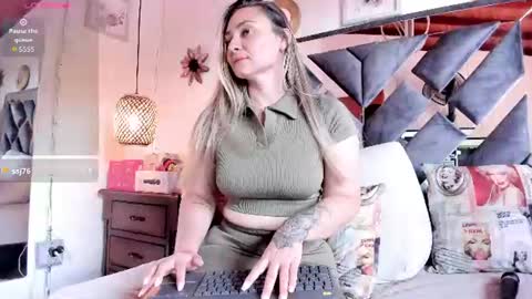 Snapshot of bella_volup chatting on July 2026 04:36:01 PM bella_volup online show from July 2026 04:36:01 PM