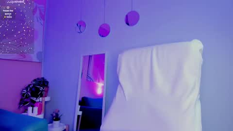 BELLA online show from October 2025 08:15:01 PM