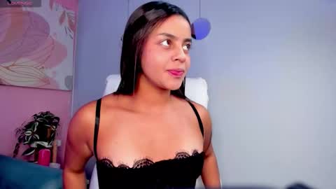 BELLA online show from October 2025 07:56:02 PM