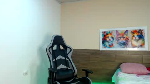 bella_warzon online show from June 2026 04:39:02 AM
