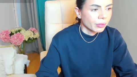 Snapshot of bellaanna25 chatting on March 2025 12:39:02 PM BellaAnna online show from March 2025 12:39:02 PM