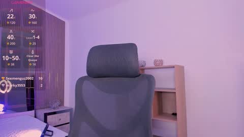 bellaastorm online show from October 2025 09:16:02 PM