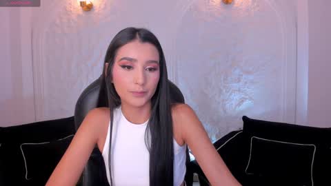 Snapshot of bellacarteer_ chatting on May 2026 05:43:01 PM Bella C online show from May 2026 05:43:01 PM