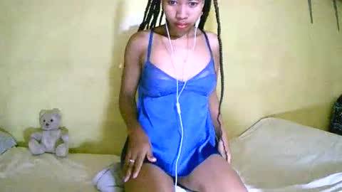 bellaena online show from October 2025 01:18:01 AM