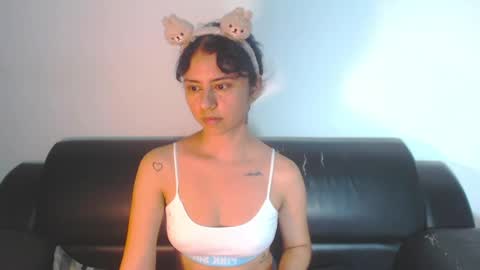 Snapshot of bellaluxxs chatting on May 2026 01:13:01 AM MY NAME IS BELL online show from May 2026 01:13:01 AM