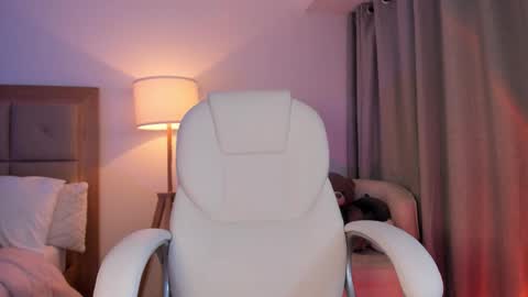 Bella Mia online show from October 2025 03:50:01 AM