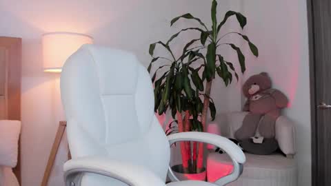 Snapshot of bellamia_ chatting on March 2026 05:41:01 PM Bella Mia online show from March 2026 05:41:01 PM