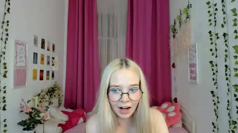 Bella online show from May 2026 04:00:01 PM