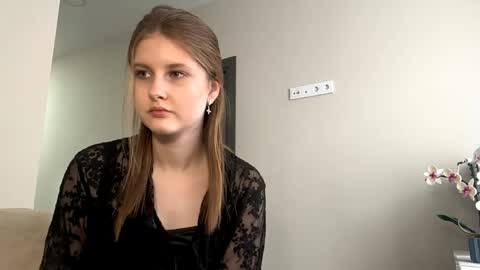 bellamore090 online show from April 2026 01:41:02 PM