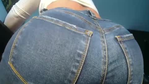 Snapshot of bellangel_ chatting on January 2025 10:41:02 PM Camille online show from January 2025 10:41:02 PM