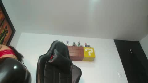 Snapshot of bellangel_ chatting on January 2025 10:18:01 PM Camille online show from January 2025 10:18:01 PM