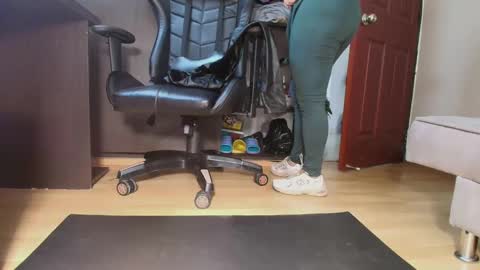Snapshot of bellangel_ chatting on September 2025 10:24:02 PM Camille online show from September 2025 10:24:02 PM
