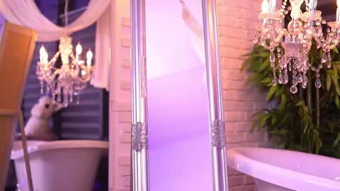 Snapshot of bellanoirre chatting on October 2025 05:44:02 PM Bella online show from October 2025 05:44:02 PM