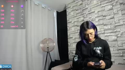 Snapshot of bellaodisea chatting on February 2025 12:37:01 PM online show from February 2025 12:37:01 PM