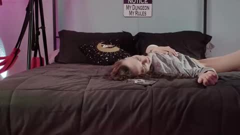 Bellaskeykeeper online show from February 2026 05:50:02 PM