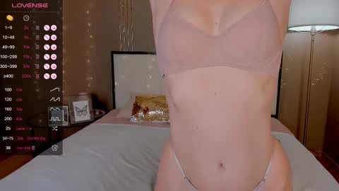 Bella online show from February 2025 01:05:02 AM