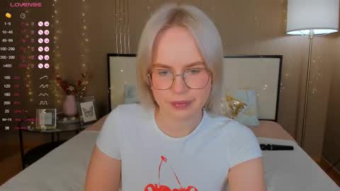 Bella online show from November 2025 12:58:01 AM