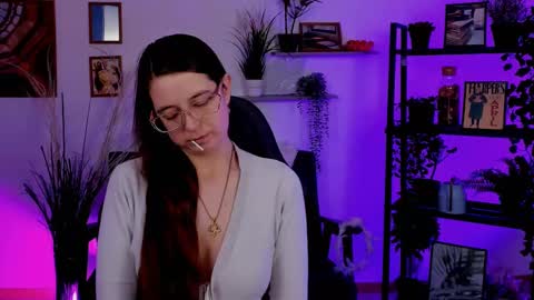 Snapshot of bellatrixllestrange chatting on January 2025 01:45:02 AM Bella. Ntmu online show from January 2025 01:45:02 AM