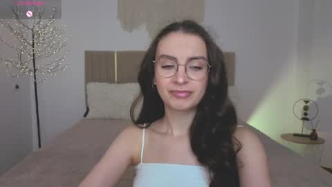 Bella online show from May 2026 12:54:02 PM