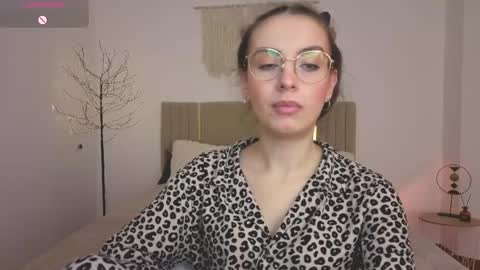 Bella online show from May 2026 12:44:02 PM