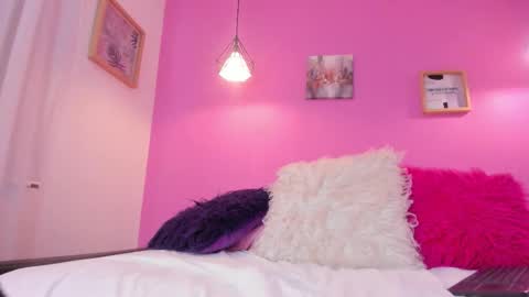 Bella Wild online show from February 2026 06:37:01 PM