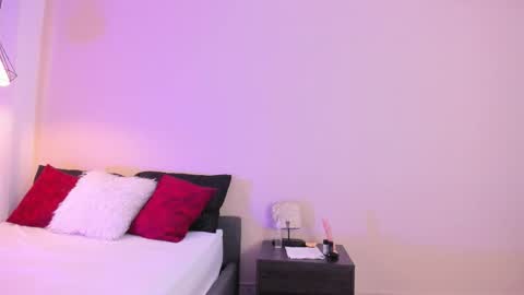 Bella Wild online show from March 2026 12:01:02 PM