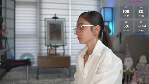 Snapshot of belle_adrienne chatting on January 2025 01:00:02 AM Belle Adrienne IG online show from January 2025 01:00:02 AM