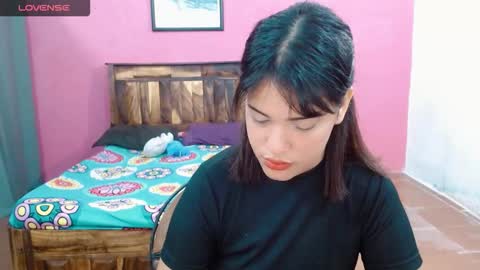 Snapshot of belle_katty000 chatting on October 2025 08:40:02 PM SOFIA online show from October 2025 08:40:02 PM