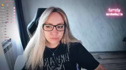 Snapshot of bellezza_ chatting on June 2026 12:52:02 PM Your Annabelle Wolf online show from June 2026 12:52:02 PM