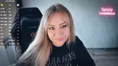 Snapshot of bellezza_ chatting on July 2026 09:27:01 AM Your Annabelle Wolf online show from July 2026 09:27:01 AM