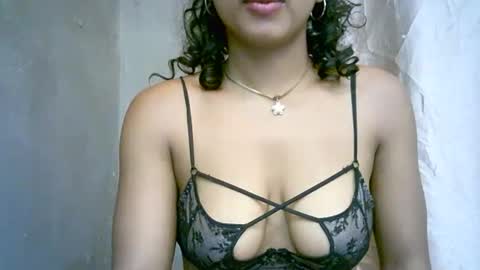 Snapshot of bellibellah chatting on February 2026 06:09:01 AM BelliBellah online show from February 2026 06:09:01 AM