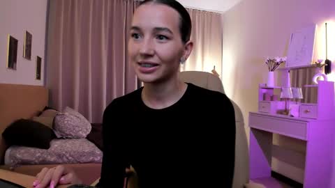 Bella online show from November 2025 01:48:01 AM