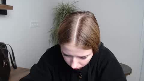 bellochka_ online show from December 2025 10:02:01 AM