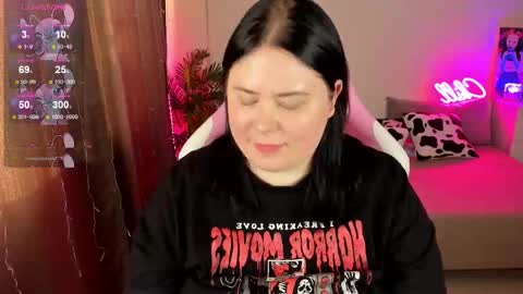 LinaBoo online show from November 2025 05:56:02 AM