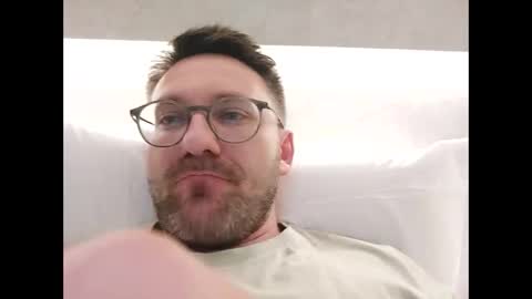 ben00189 online show from May 2026 09:02:02 PM