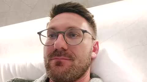 ben00189 online show from May 2026 08:28:01 PM