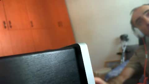 bentish online show from October 2025 08:33:01 AM