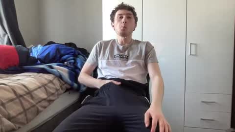 Snapshot of benwardle123 chatting on February 2025 11:25:01 AM READ MY BIO ---  --- READ MY BIO online show from February 2025 11:25:01 AM