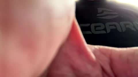Snapshot of benz10001 chatting on May 2026 05:30:02 PM benz10001 online show from May 2026 05:30:02 PM